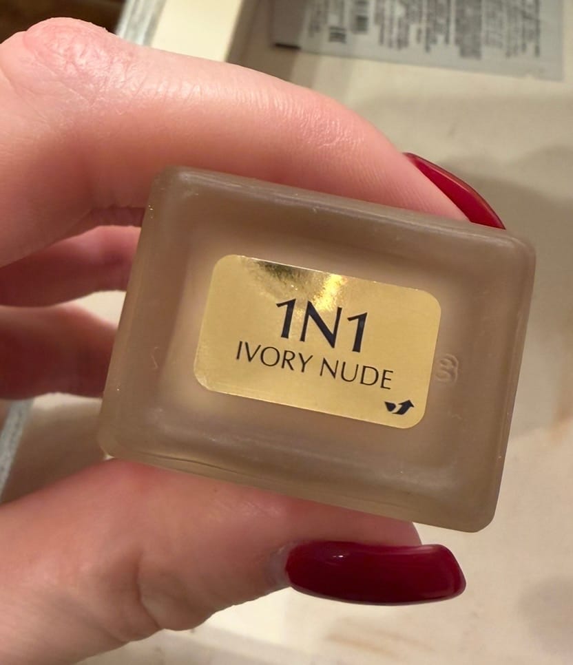 Customer photo review of Estee Lauder Double Wear Stay In Place Make Up