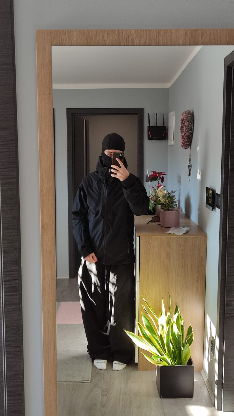 Customer photo review of Men’s Black Baggy Drawstring Durable Snow Pants