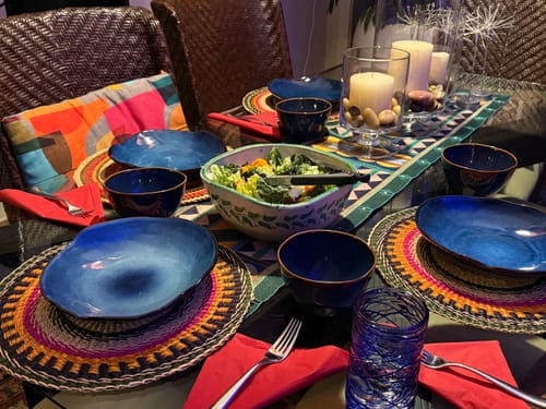 Customer photo review of 4-Piece Stoneware Deep Plate Set in Ocean Blue