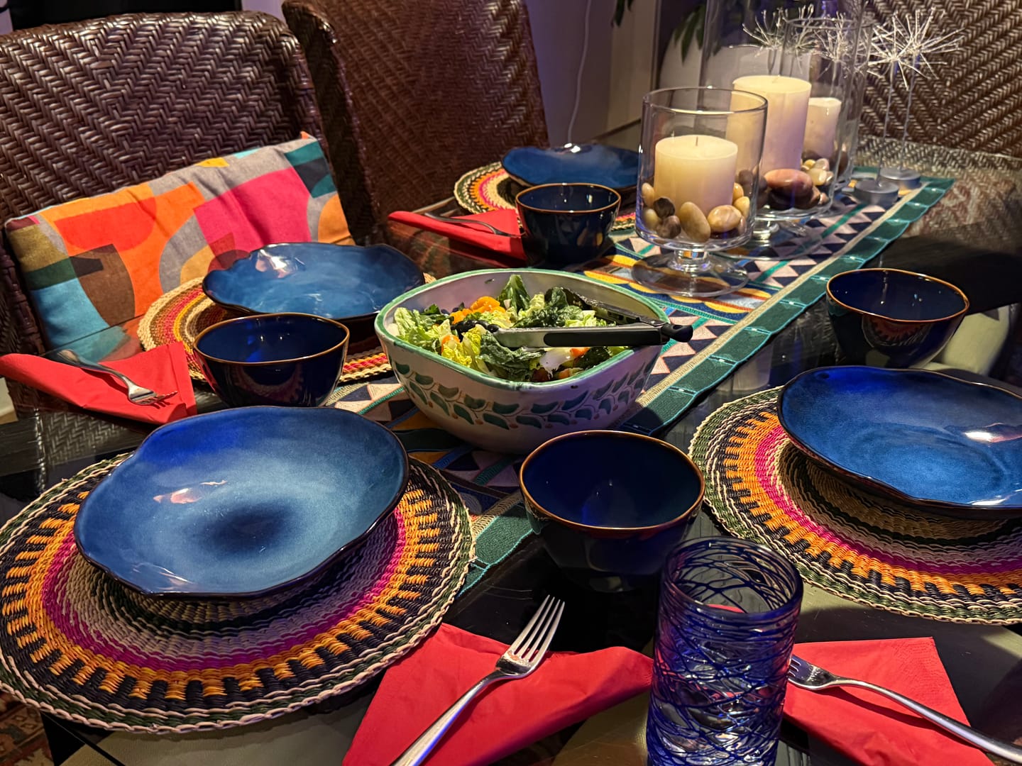 Customer photo review of 4-Piece Stoneware Deep Plate Set in Ocean Blue