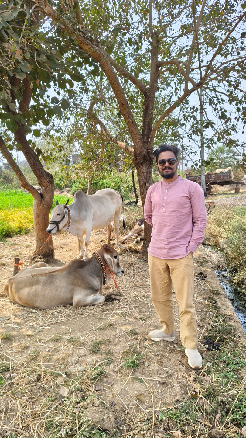 Customer photo review of Men Rose Taupe Airy Linen Short Kurta