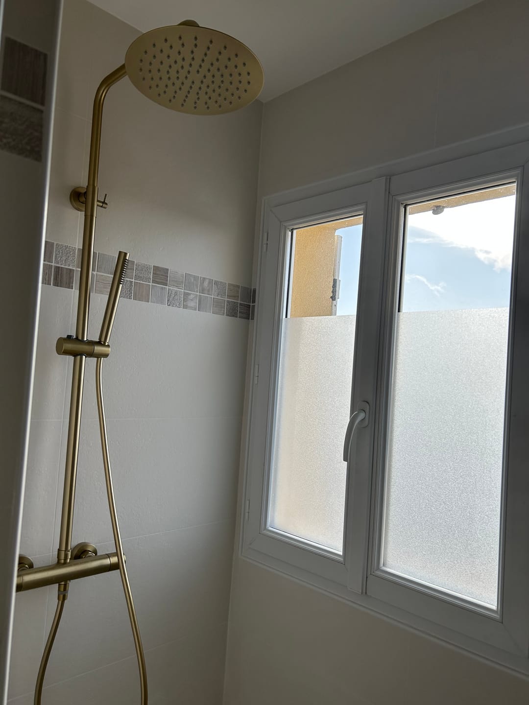 Customer photo review of Colonne de Douche Thermostatique Or Brossé