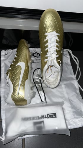 Customer photo review of Tiempo Legend 10 Elite FG OR