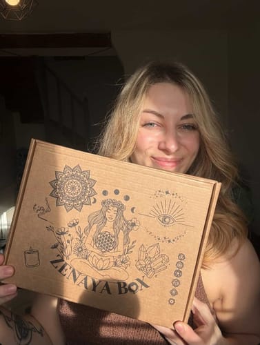 Customer photo review of Box Chakra coeur ZENAYABOX en avant 1er ‼️Stock limité 10 restants ‼️