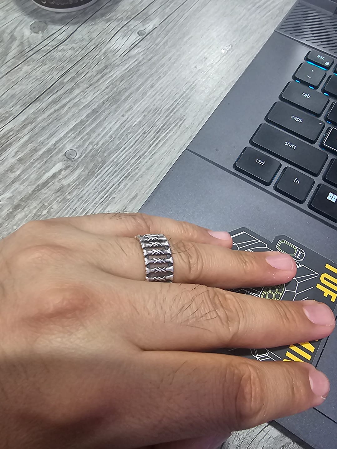 Customer photo review of Anillo Bones