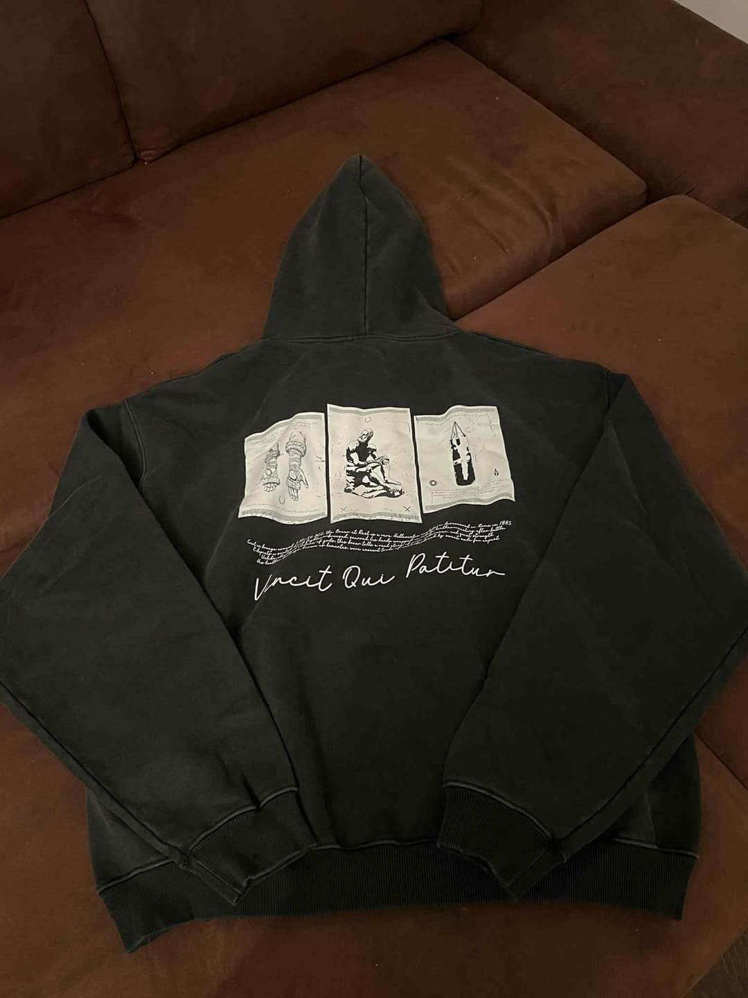 Customer photo review of VINCIT QUI PATITUR ULTRA HEAVY HOODIE