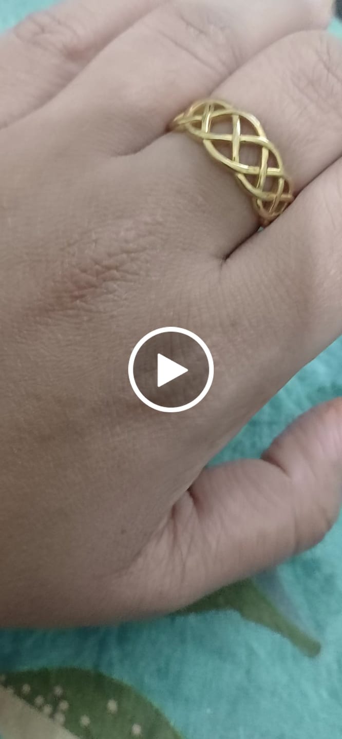 Customer video review of Interlocking Gold Ring