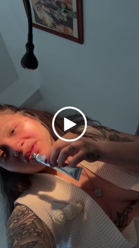 Customer video review of 2X Extreme lip filler pen with TINT