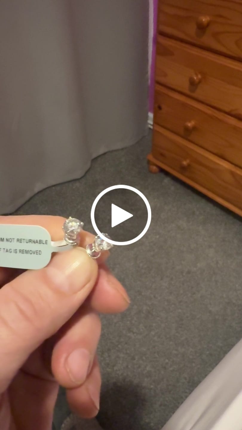 Customer video review of Versa Platinum Radiance Lab Grown Diamond Earrings