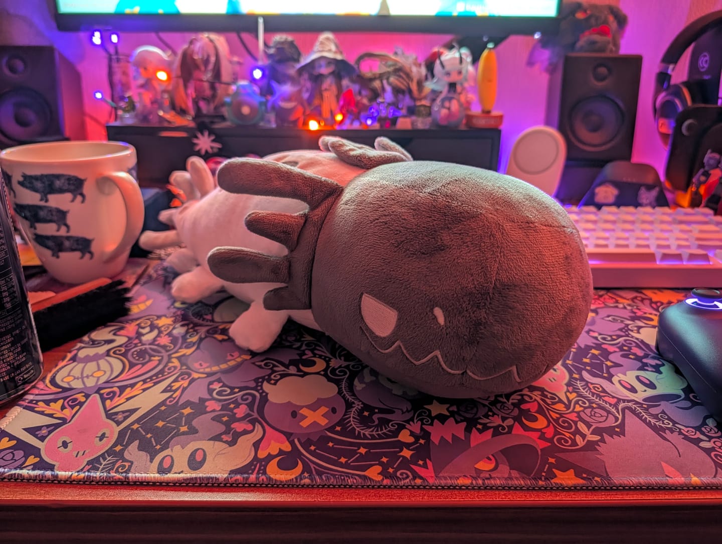 Customer photo review of Rain World - Glowing White Lizard Plush