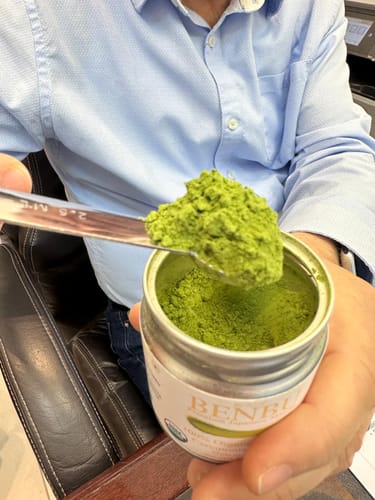 Customer photo review of BENBU Organic Ceremonial Matcha - Premium 100% Organic Japanese Green Tea Powder 1.4 oz (40g) Tin