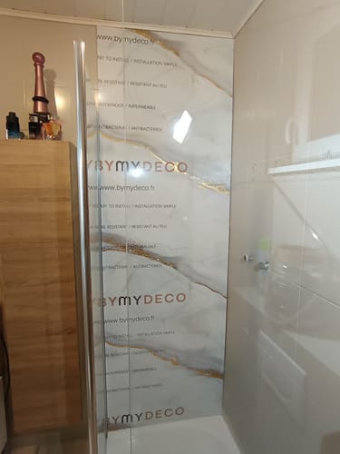 Customer photo review of Panneau Mural PVC Effet Marbre Blanc Marron - 260 x 120 CM