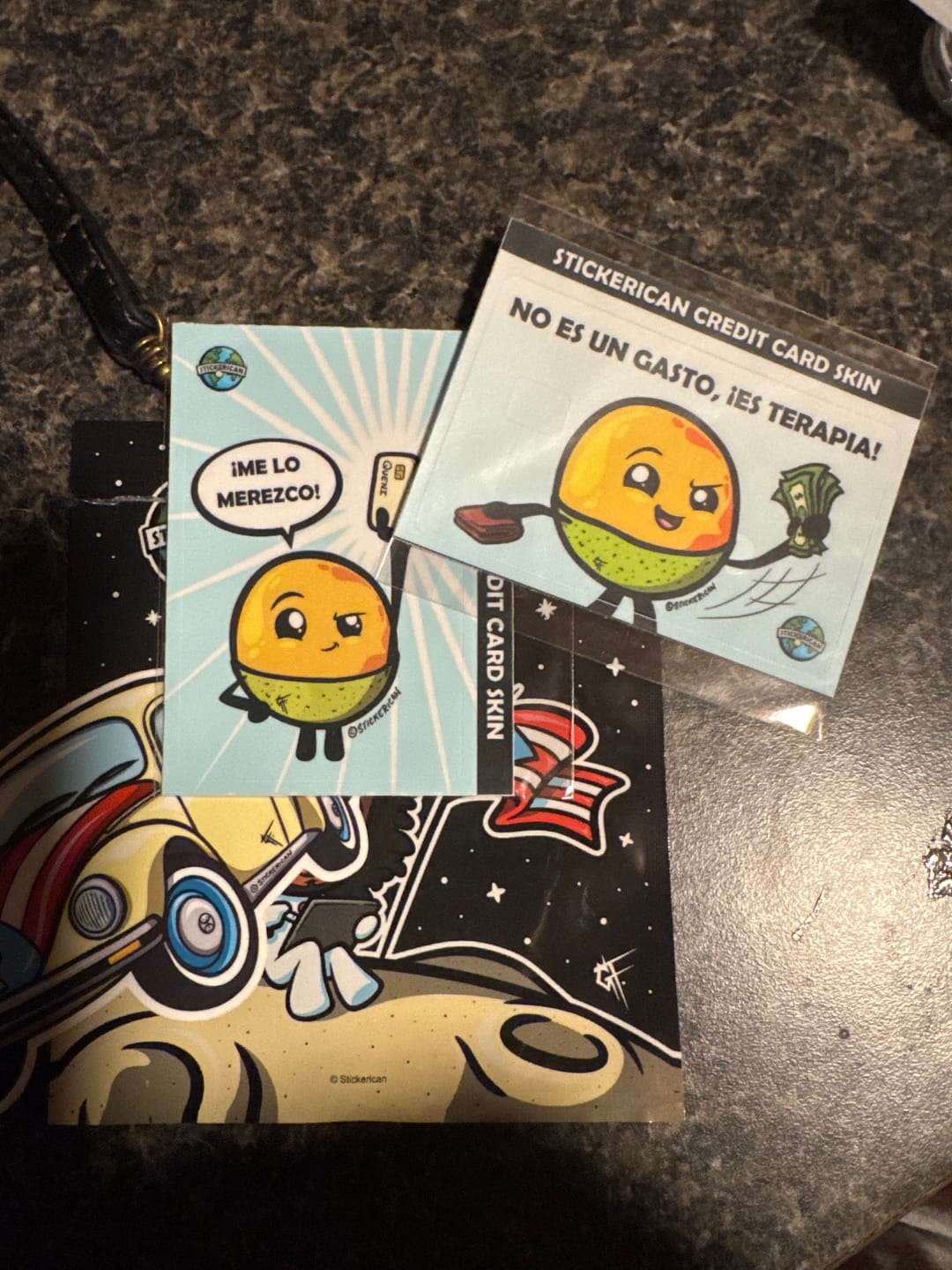 Customer photo review of Me Lo Merezco - Sticker para Tarjeta de Crédito