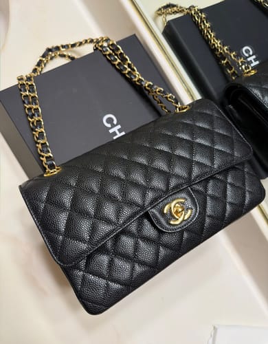 Customer photo review of FLAP BAG 25 IN BLACK CAVIAR LEATHER GOLD HARDWARE