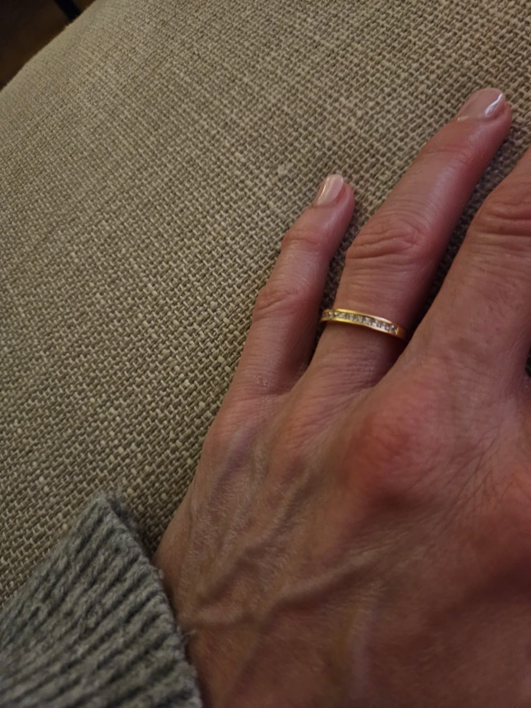 Customer photo review of Anillo Zafiros