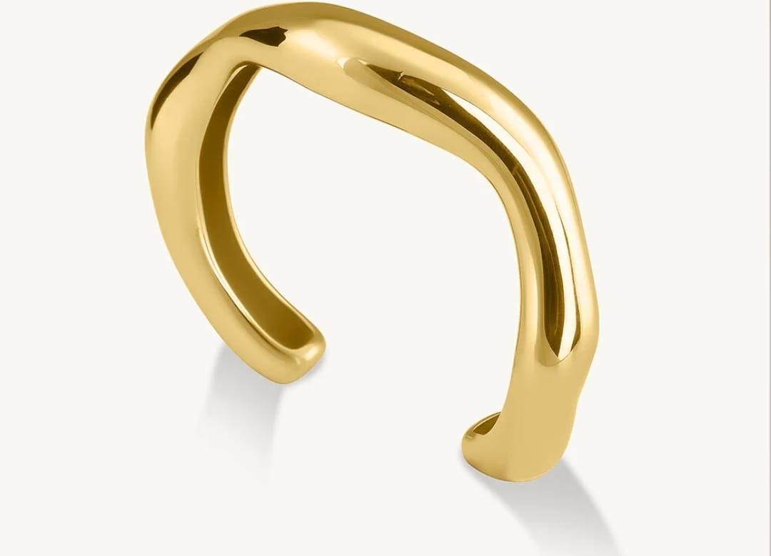 Customer photo review of Curved Chic Gold Bracelet