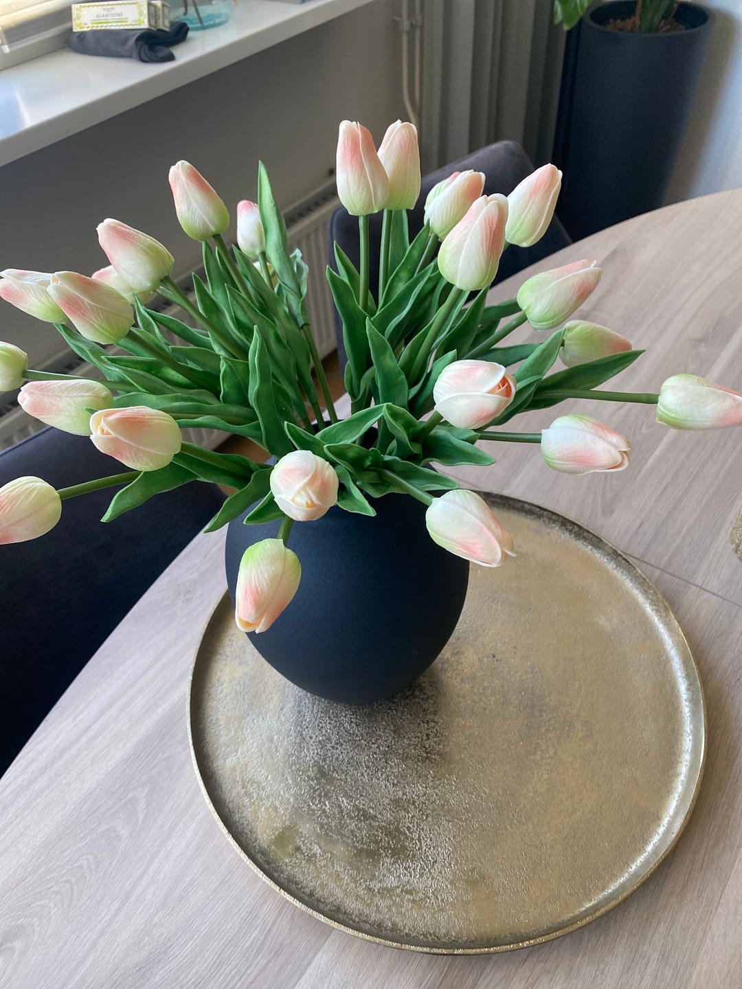 Customer photo review of Aura Vaas - Mat zwart
