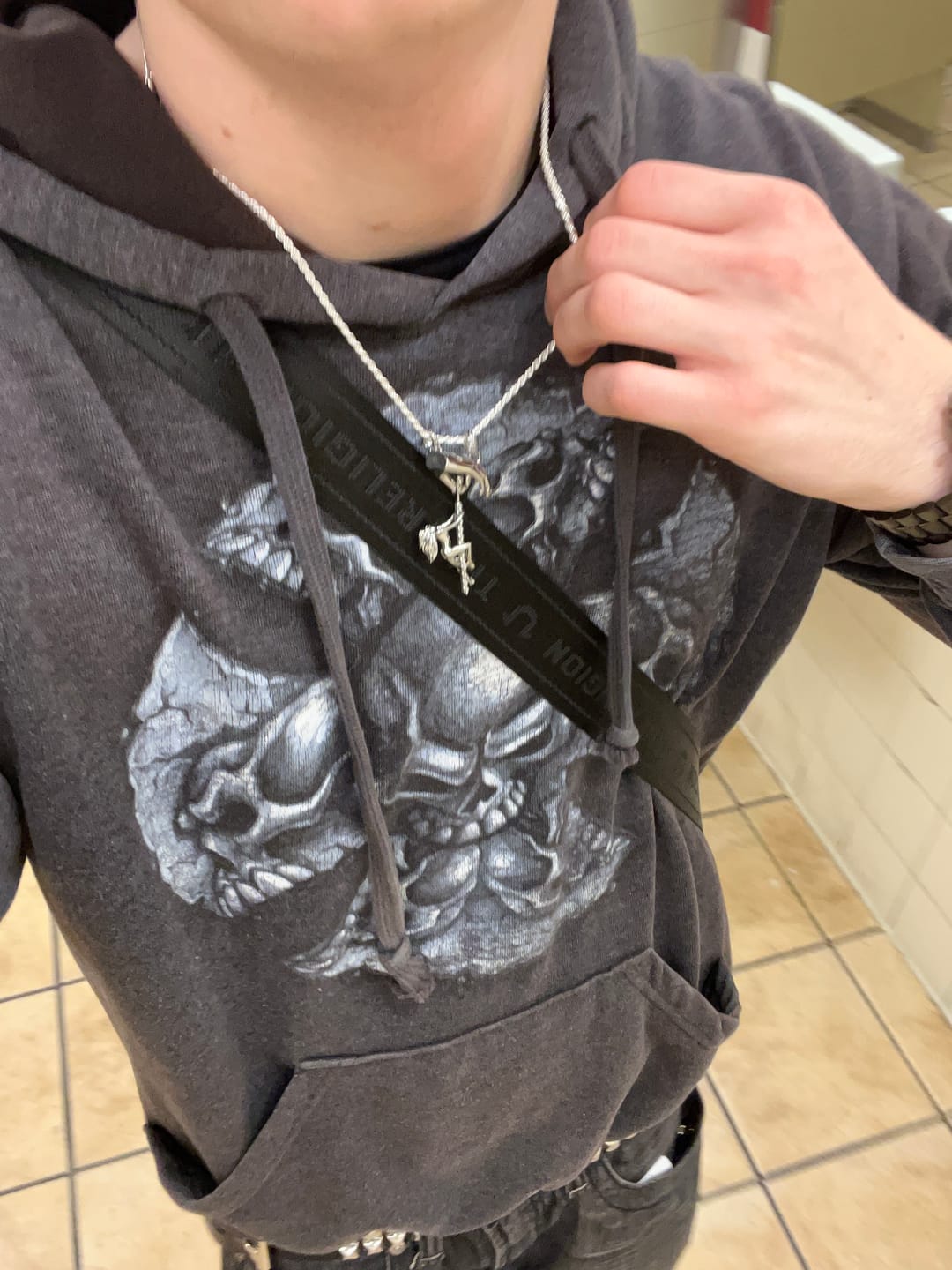Customer photo review of 2.5MM STERLING SILVER ROPE CHAIN