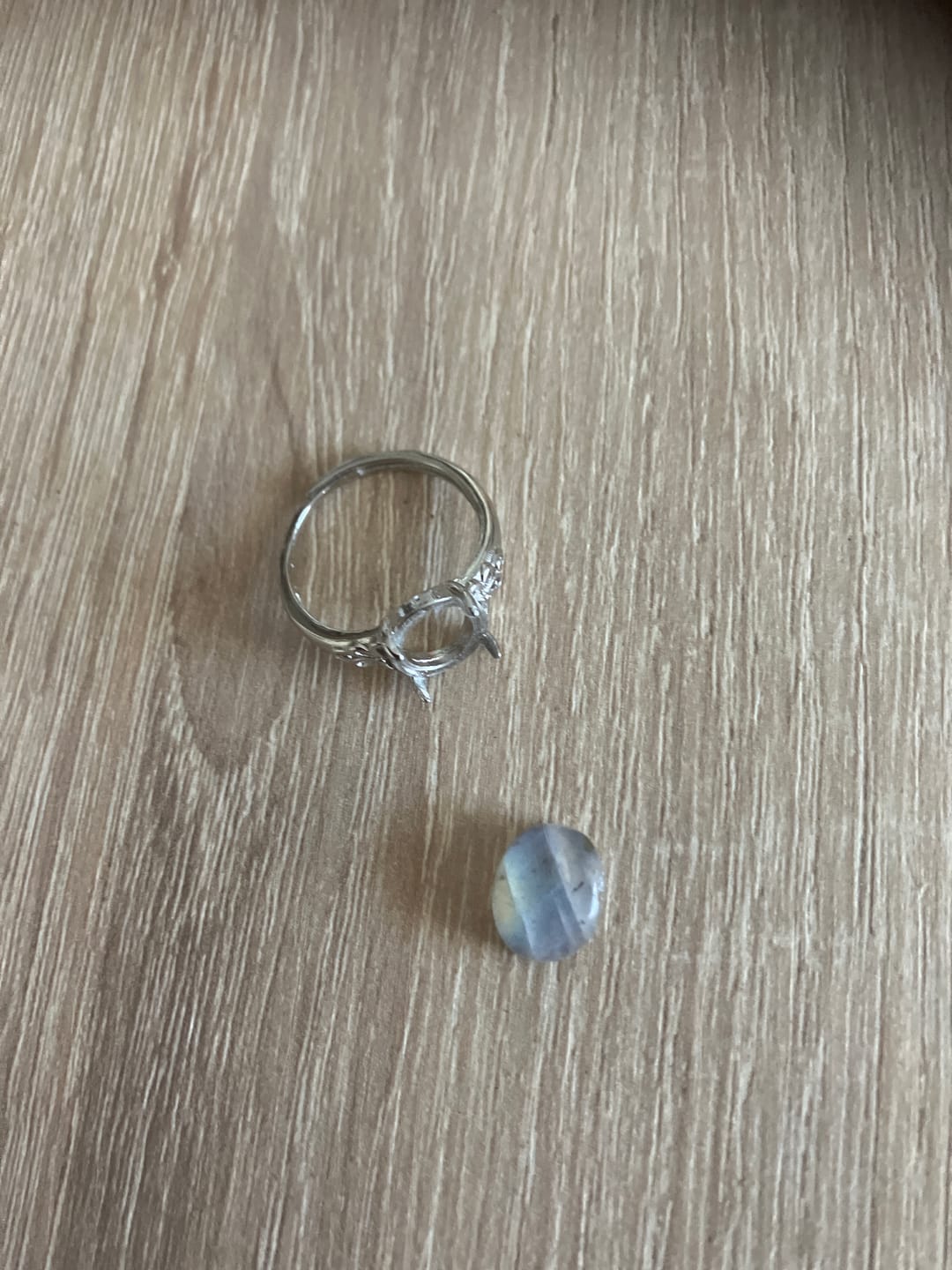 Customer photo review of Bague "Amara" en Labradorite