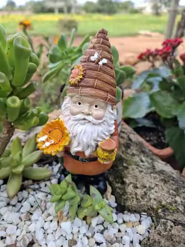 Customer photo review of Lustiger Imker-Gartenzwerg mit Sonnenblume – Deko Figur