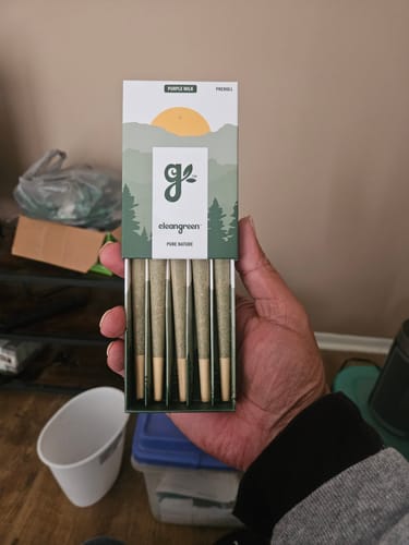 Customer photo review of Purple Milk Pre-Roll 1 Gram