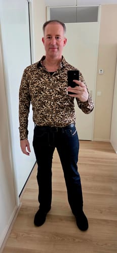 Customer photo review of Chemise boutonnée à manches longues marron à imprimé léopard rétro pour homme