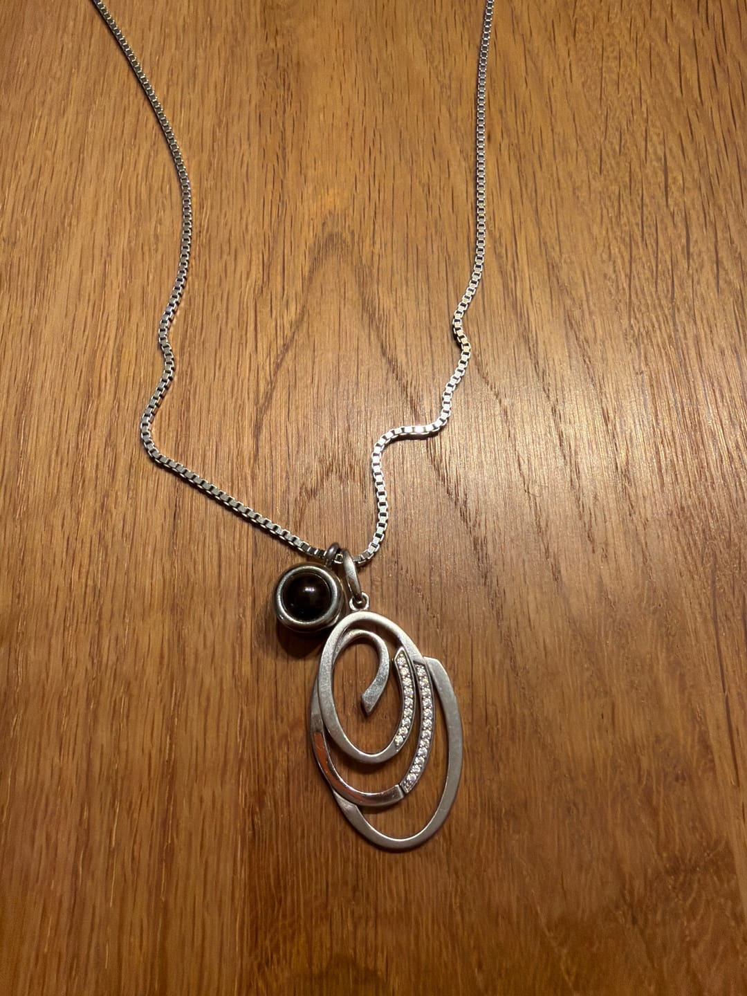 Customer photo review of Sternzeichen Halskette