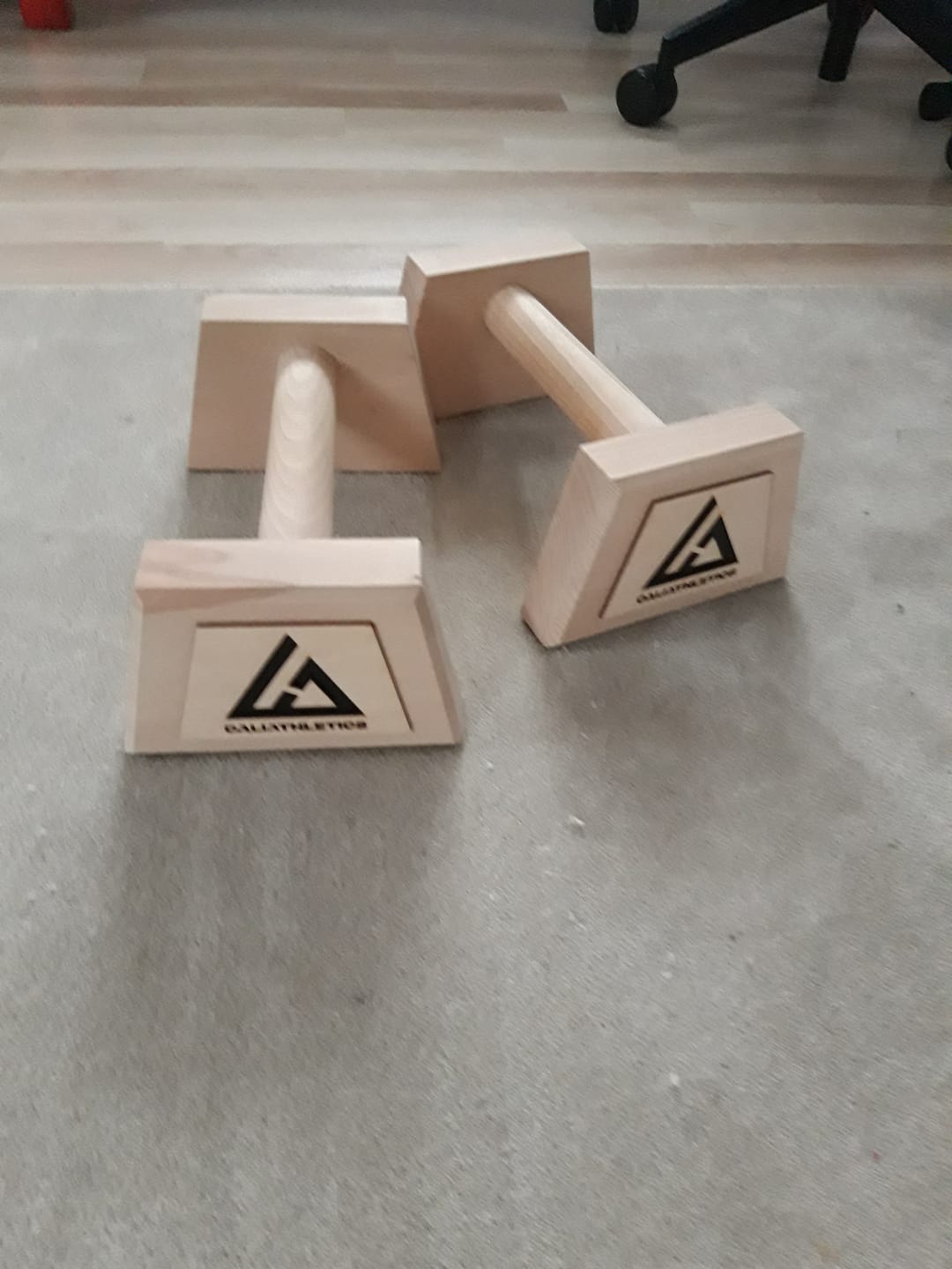 Customer photo review of Wooden Parallettes MEDIUM