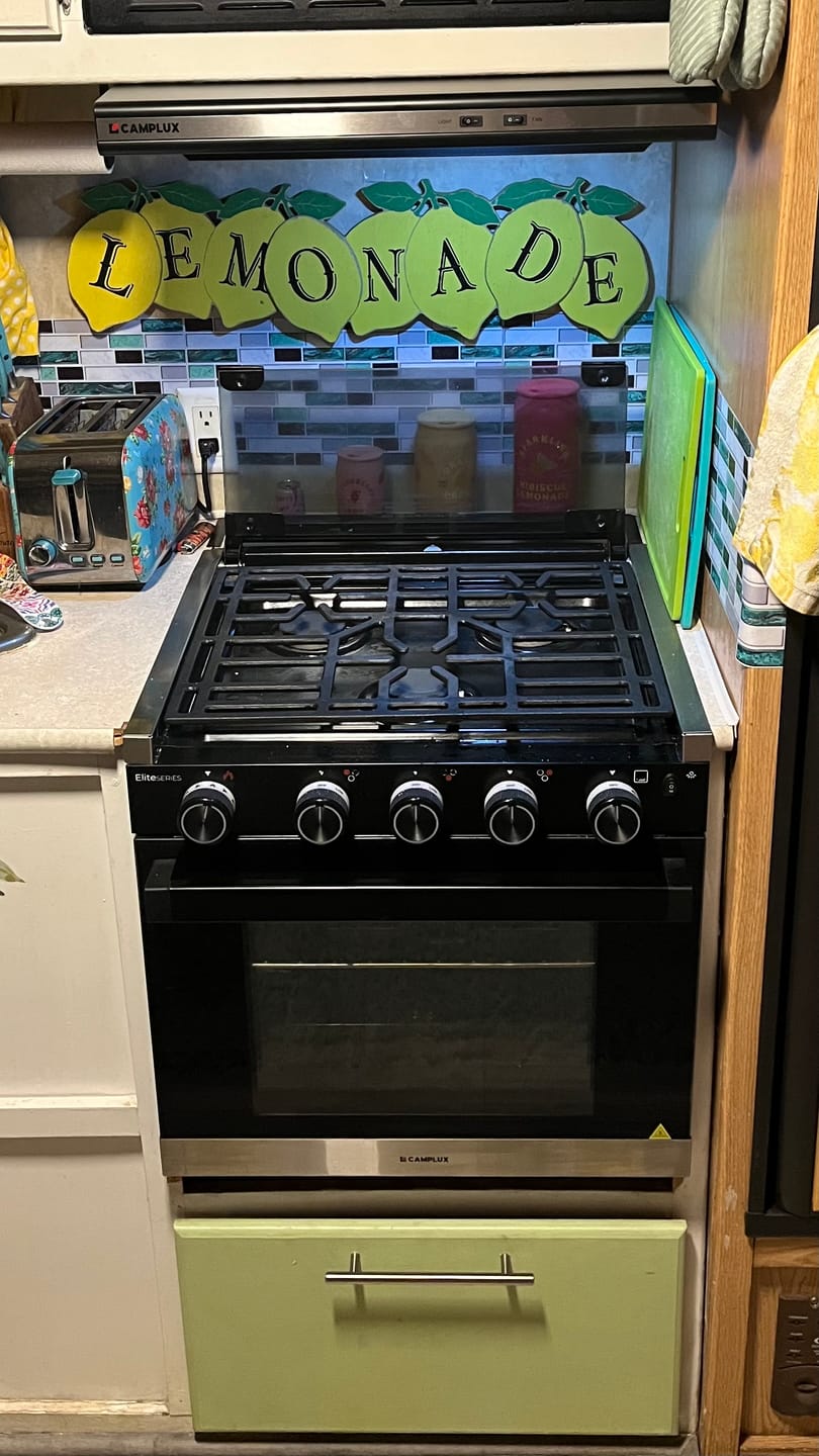 Customer photo review of CAMPLUX RV Range Hood 22 Inches