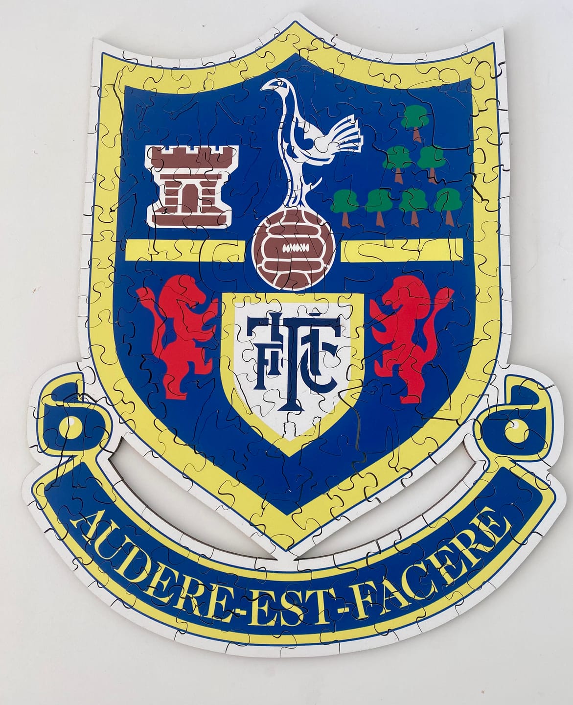 Customer photo review of Tottenham Hotspur FC® Retro Logo - Wooden Puzzle