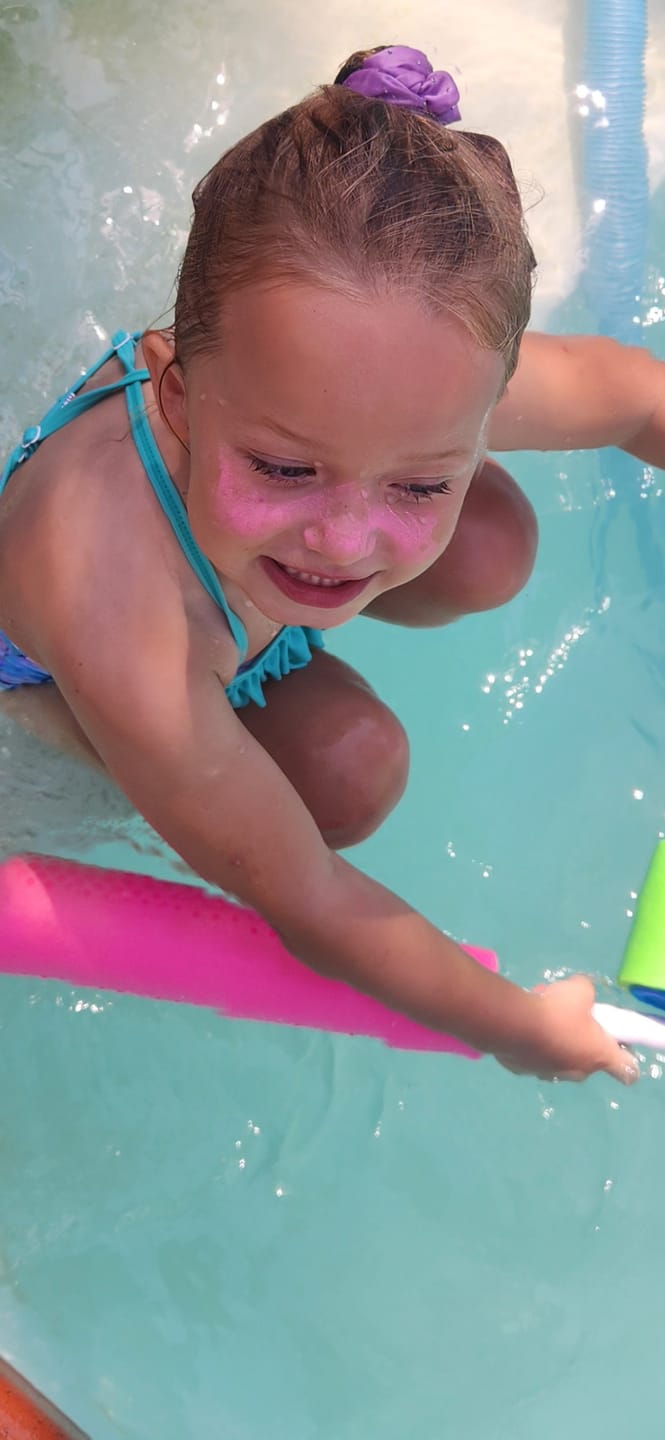 Customer photo review of Sun Stick Pink Surf Clay Mineral SPF50+ 26g
