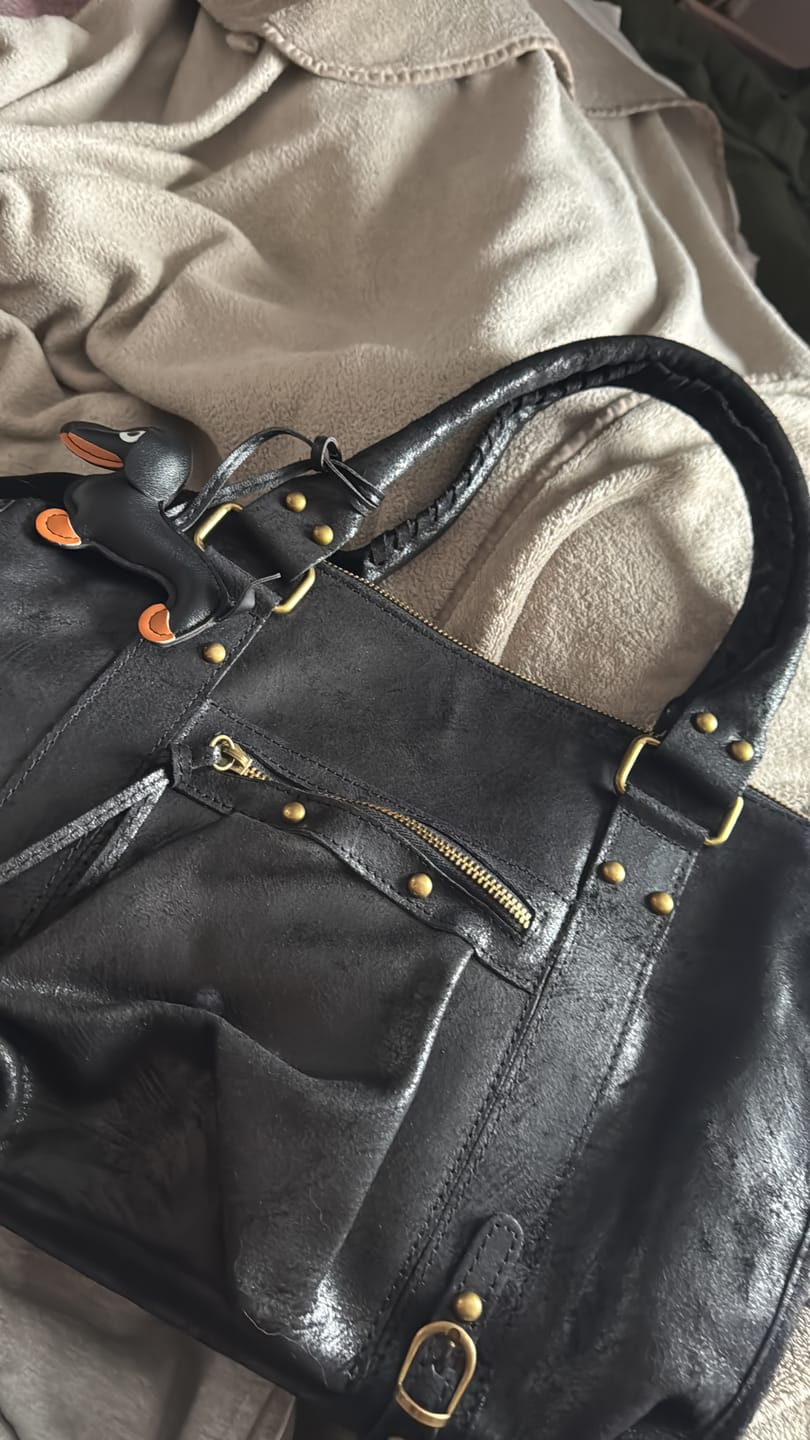 Customer photo review of It girl bag black