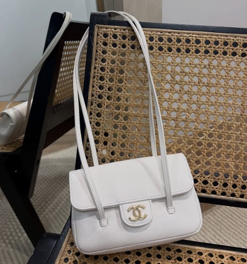 Customer photo review of Chanel 2026 Bag 22cm White Grained Shiny Calfskin