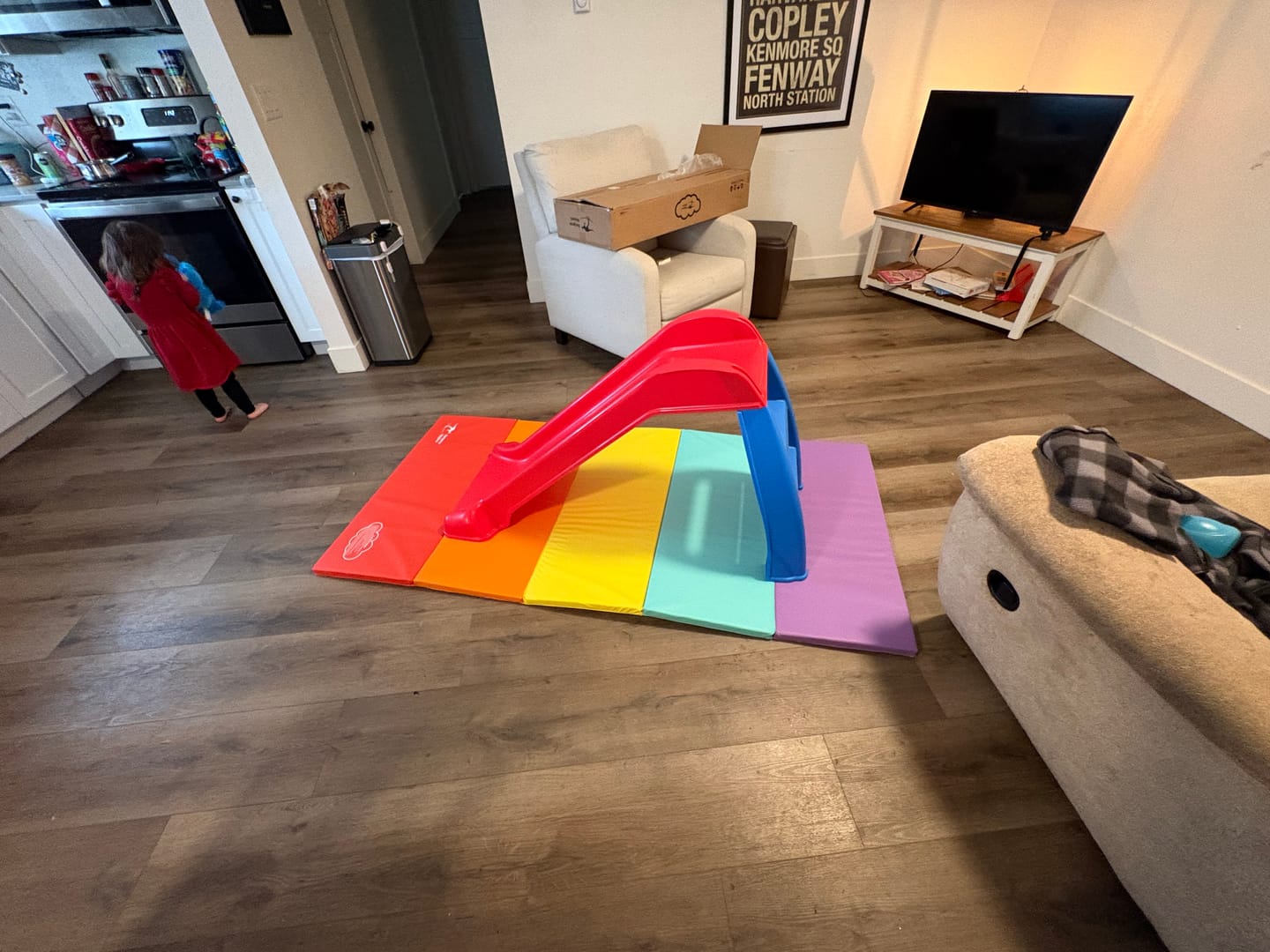 Customer photo review of 1.5inch 5-Panel Rainbow Gymnastics Tumbling Mat for Kids