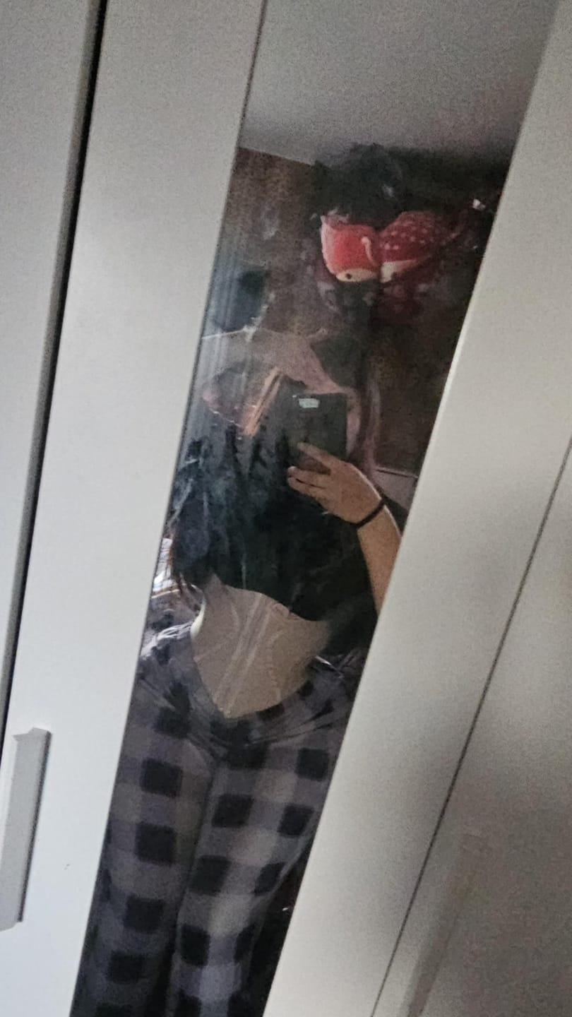 Customer photo review of 2002 Ultra Snatching Waist Trainer