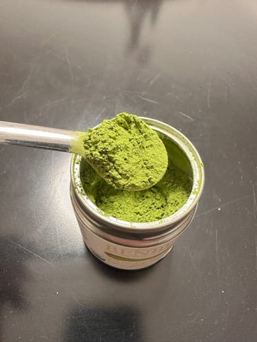 Customer photo review of BENBU Organic Ceremonial Matcha - Premium 100% Organic Japanese Green Tea Powder 1.4 oz (40g) Tin