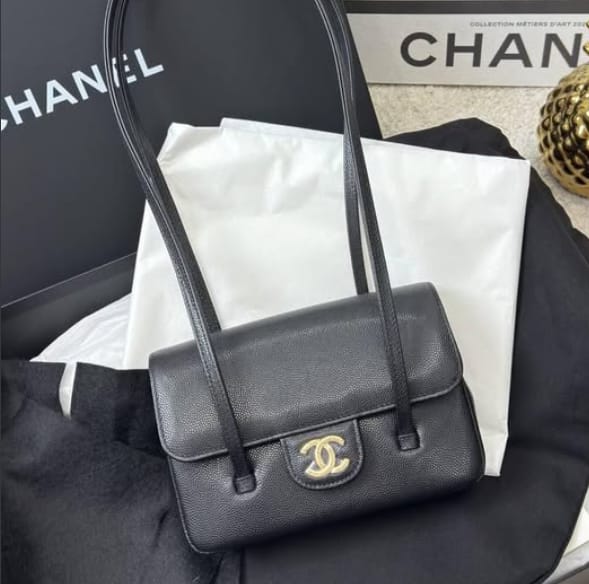 Customer photo review of Chanel 26 Shoulder Bag 17 Black Caviar Leather
