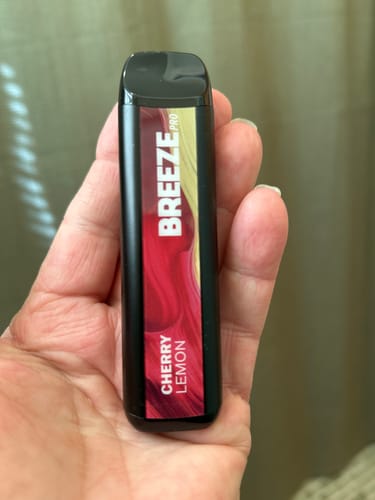 Customer photo review of Breeze Pro Disposable Vape