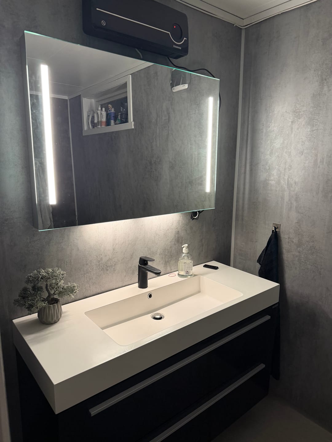 Customer photo review of Premium Limewash antrasitt kontaktplast
