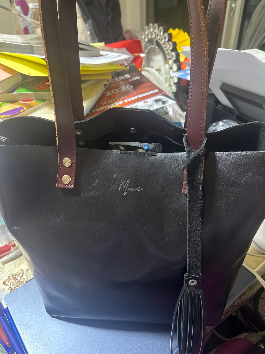 Customer photo review of Bolso Tote Cuero Praga Plus+ Pull negro Doble Vista + 💄Cosmetiquera 👝 Gratis!!