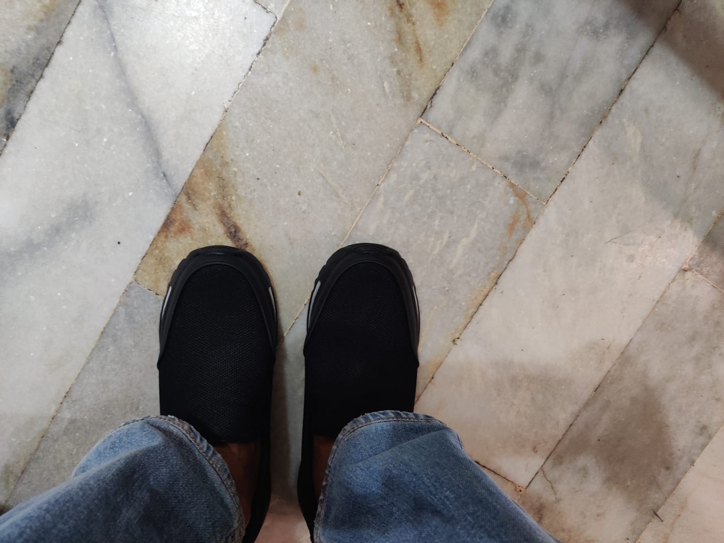 Customer photo review of Bacca Bucci Men's Comfortable Lightweight Walking Shoes