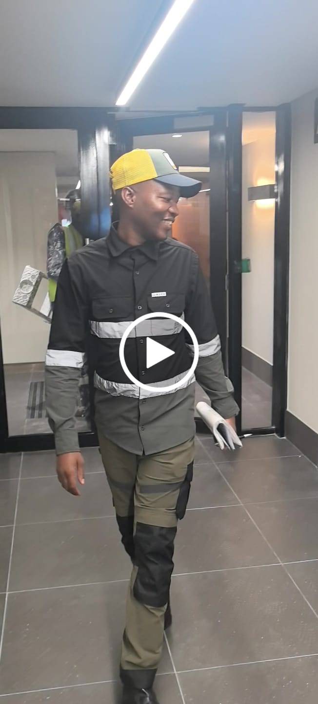 Customer video review of W.O.R.K Ripstop Reflective L/S Shirt Black & Charcoal
