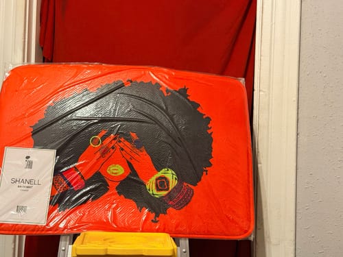 Customer photo review of Shanell Orange Bath Mat