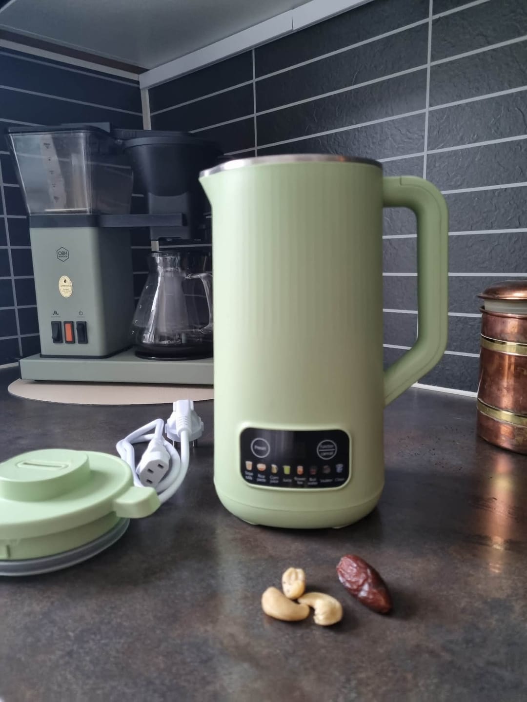 Customer photo review of Växtbaserad Mjölkmaskin – Automatisk Maskin för Sojamjölk, Havremjölk & Mandelmjölk (1.2L)