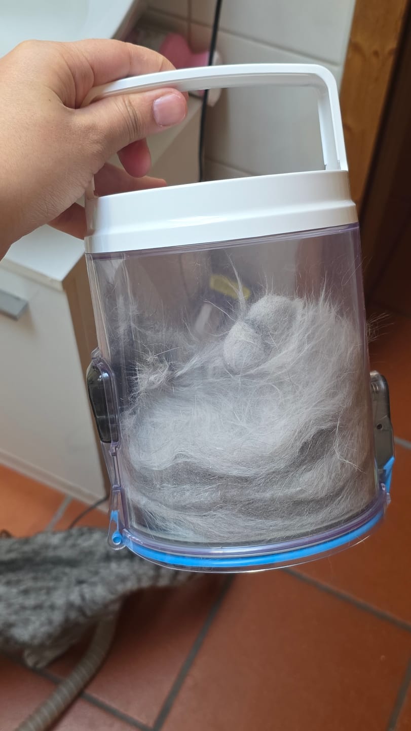 Customer photo review of Neakasa P2 Pro 5-in-1 Haustierpflege mit Staubsauger für Hunde & Katzen