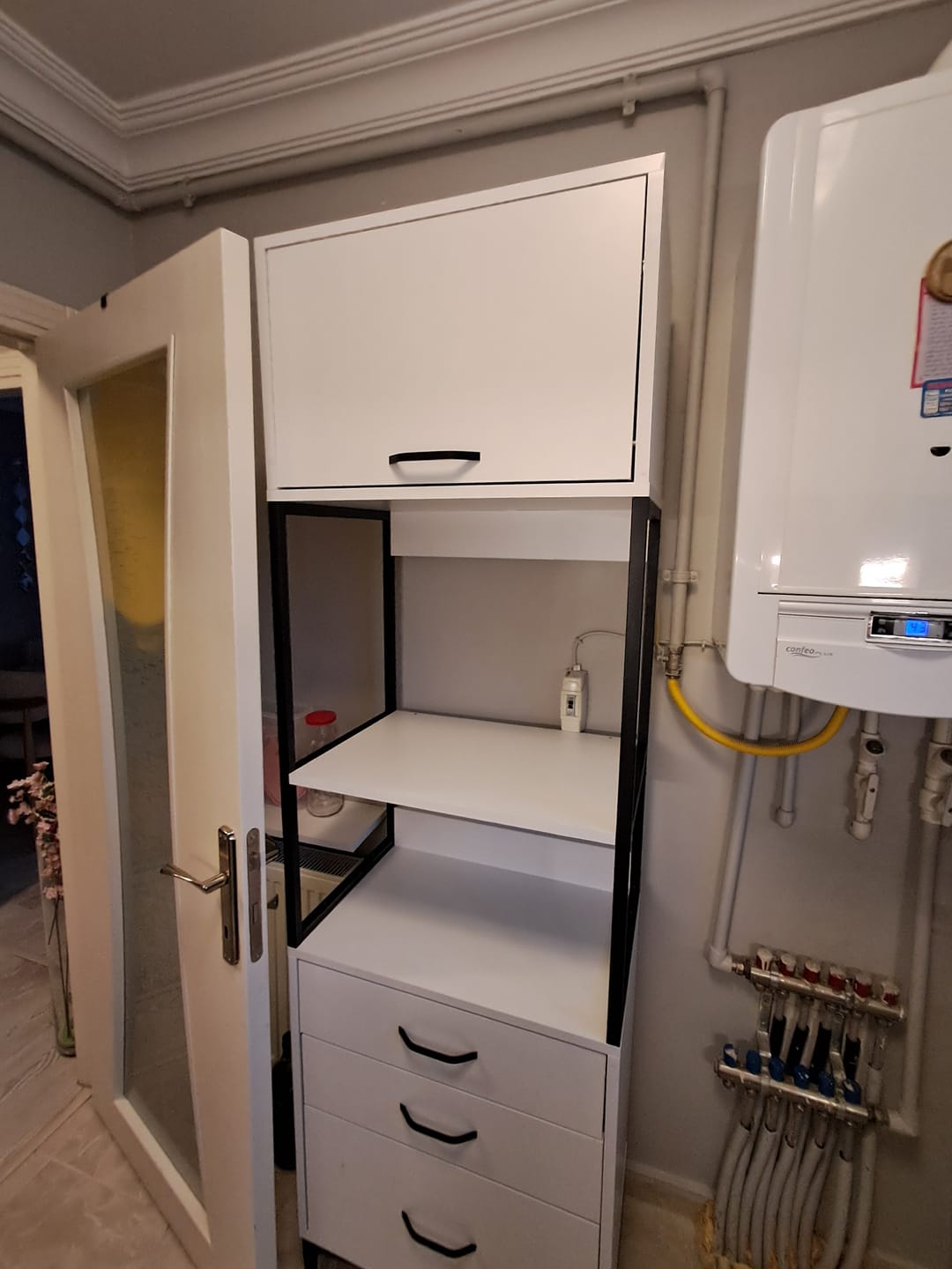 Customer photo review of Rani JE135 Çok Amaçlı Dolap 1 Kapaklı 3 Çekmeceli Kiler Mutfak Dolabı Beyaz