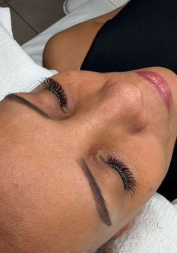 Customer photo review of Mixed YY Lashes (36 rows)