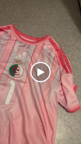 Customer video review of Maillot 25/26 Algérie  Spécial rose A