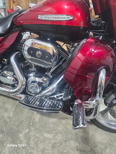 Customer photo review of HR3 Velocity Red Sunglo 2016S Vented Lower Fairing Kit With 6.5" Speaker Pods For Harley Touring models 2014-2024