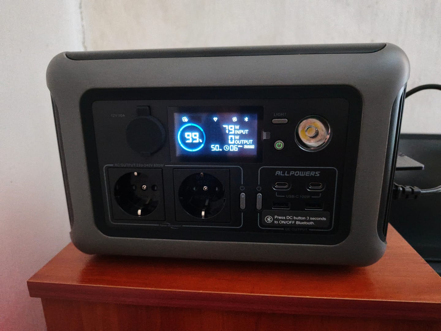 Customer photo review of ALLPOWERS R600 Portable Power Station 600W 299Wh LiFeP04 Battery